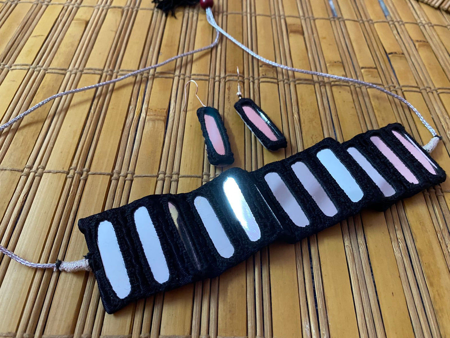 Black colour mirror choker