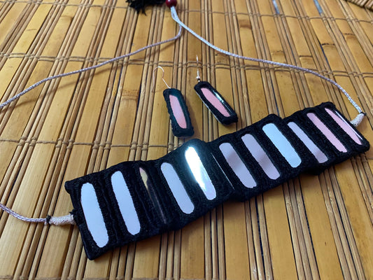 Black colour mirror choker