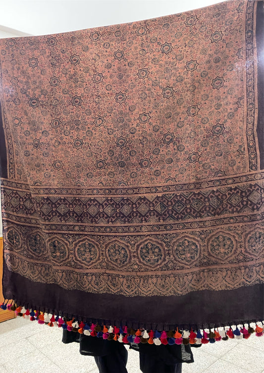 Hand spun bhujodi shawls