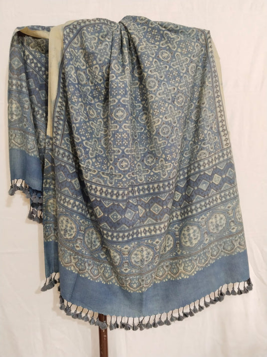 Hand spun bhujodi shawls